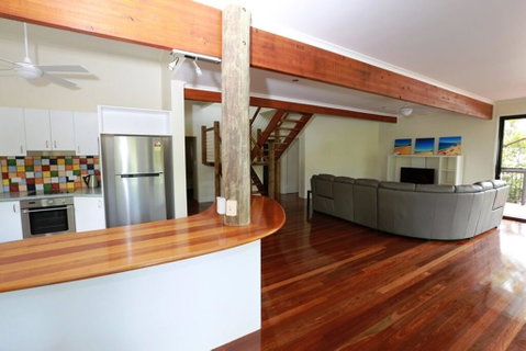 25 Naiad Court - Rainbow Shores, The Ultimate Beachside Executive Property, Air Conditioned - ACT Tourism 1