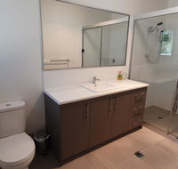 26 Satinwood Drive- Low set modern sleeps 8 - ACT Tourism