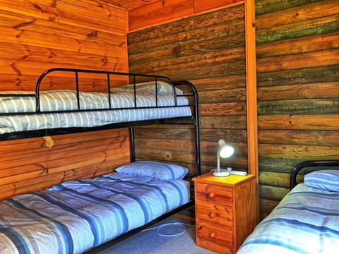 Cabin 1 - Snowy Accommodation - ACT Tourism 4