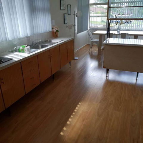 CAMPBELLTOWN HOLIDAY HOME 3 BED + FREE PARKING NCA039 - ACT Tourism 2