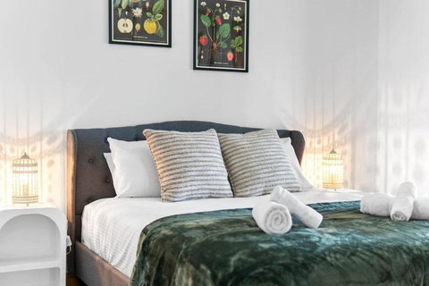 Coastal Comfort 4BR Vacation Home In Hallett Cove - ACT Tourism 4