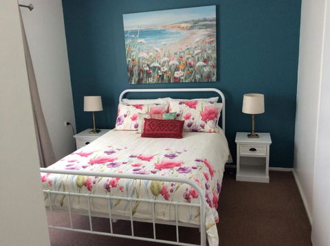 Cozy Home Style Accommodation - ACT Tourism 0