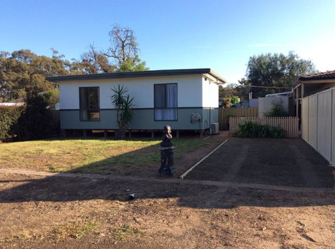 Cozy Home Style Accommodation - ACT Tourism 1