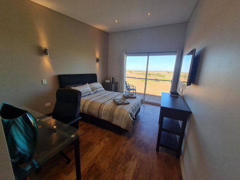 Cue Motel - ACT Tourism 1
