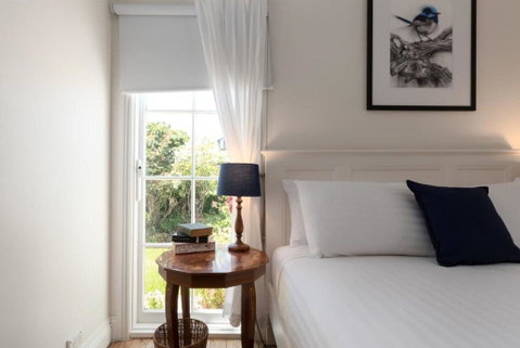 Cute As A Button Cottage In Charming Evandale - ACT Tourism 3