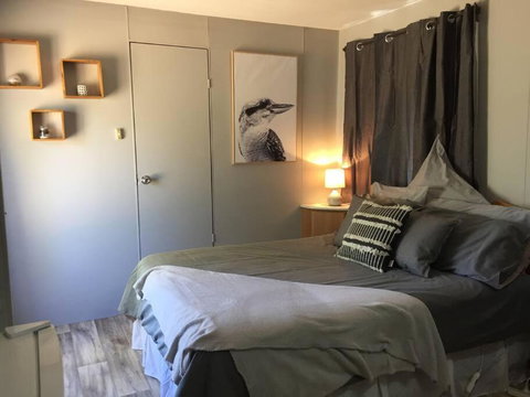 Cute Private Studio Flat With AIRCON! - ACT Tourism 3