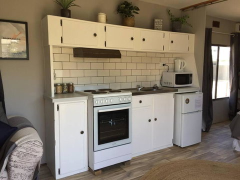 Cute Private Studio Flat With AIRCON! - ACT Tourism 0