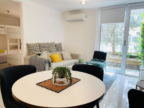 D101 Charming Apartment- Free Parking - ACT Tourism 0