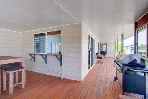 29 Cypress Avenue - Rainbow Beach, Close To The Beach With A Pool - ACT Tourism 3
