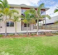 29 Cypress Avenue - Rainbow Beach Close to the beach with a pool - ACT Tourism