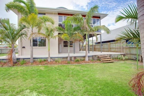 29 Cypress Avenue - Rainbow Beach, Close To The Beach With A Pool - ACT Tourism 0
