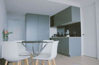 2Bed 2Bath Minimalist Apartment in CBD