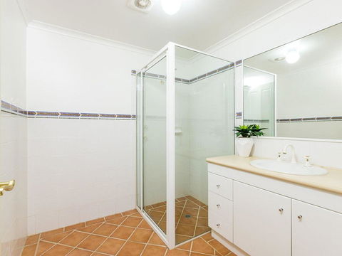 3 'Peninsula Waters', 2-4 Soldiers Point Rd - Beautiful Air Conditioned Unit With Pool, Lift & WIFI - ACT Tourism 2