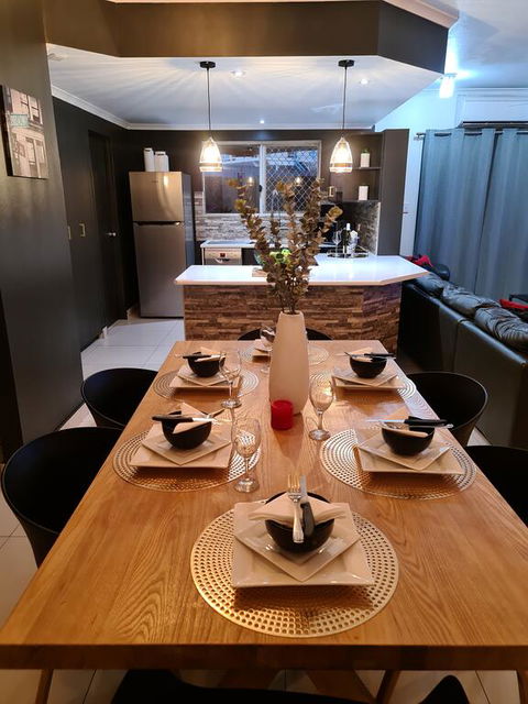 3 BEDROOM CITY ESCAPE - CHAMPAGNE STAYS Darwin - ACT Tourism 2