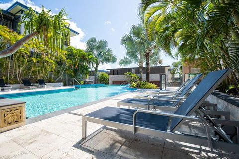 3 Bedroom Ultimate Luxury Waterfront - ACT Tourism 0