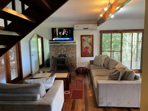 305 Montville - ACT Tourism 1