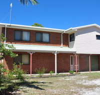 31 Bombala Crescent - Two storey home with covered outdoor deck fully fenced backyard. Pet friendly - ACT Tourism