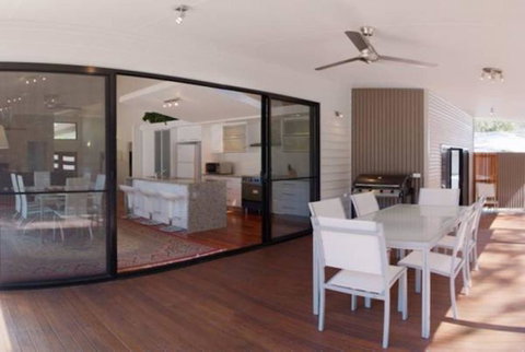 33 Esprit Drive - Rainbow Shores, Style, Comfort And Relaxation, Pets Welcome, Pool - ACT Tourism 3