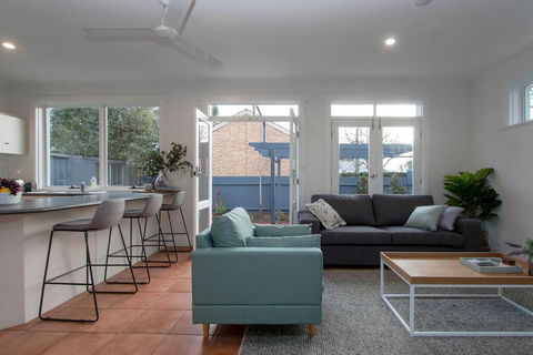 3BR Cottage With Parking Close To Adelaide CBD - ACT Tourism 0