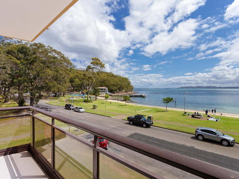 4 'Collendina', 19 Kurrawa Close - Fantastic Water Views And Sea Breezes - ACT Tourism 0