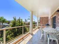 4 'Cottage Court' 6-10 Weatherly Cl - Shoal Bay  Little Beach at your fingertips