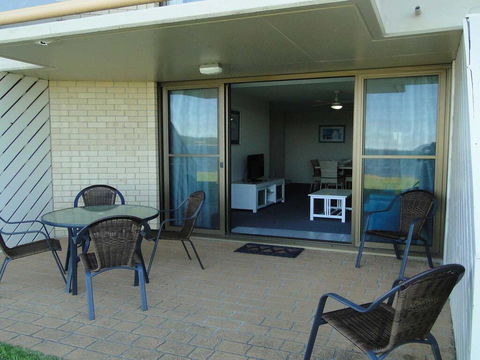 4 'Harbourside' 3-7 Soldiers Point Road - Ground Floor On The Waterfront - ACT Tourism 1