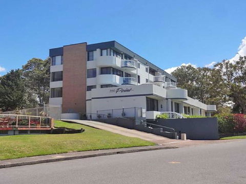 4 'The Point' 5-7 Mitchell Street- Stunnning Water Views With Air Conditioning - ACT Tourism 1
