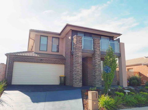 4 Bed 2 And A Half Bath Luxury Villa In Point Cook - ACT Tourism 0