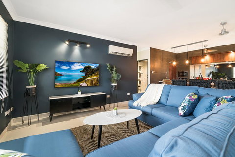 4 BEDROOM GARDENS ESCAPE - CHAMPAGNE STAYS Darwin - ACT Tourism 0