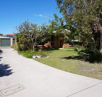 4 Boronia Place - Rainbow Beach Perfect convenient location Fenced yard - ACT Tourism