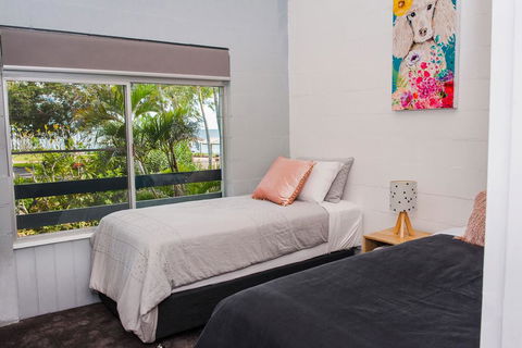 454 Charlton Esplanade Apartment - ACT Tourism 1