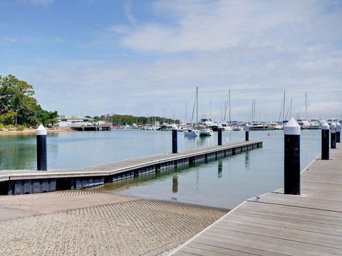 5 'Casuarina's ' 33 Soldiers Point Road - Superb Waterfront Unit - ACT Tourism 3