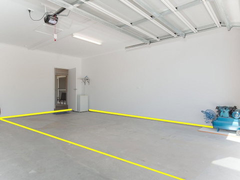 5 Bent Street - Huge House With Foxtel & Aircon - ACT Tourism 1