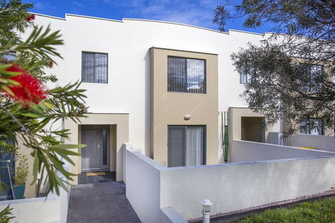 5/14 Dolphin St- Dolphin 5 At Ulladulla - ACT Tourism 0