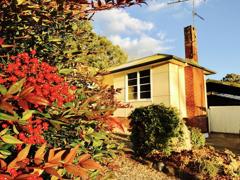 50s Fibro Chateau - ACT Tourism 1