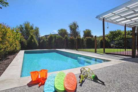 53 Northbeach Place, Mudjimba - ACT Tourism 3