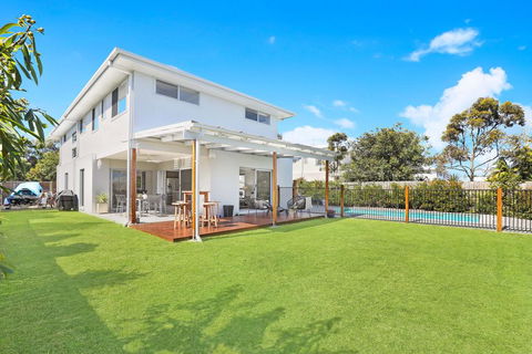 53 Northbeach Place, Mudjimba - ACT Tourism 2