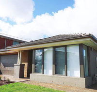5Bed 2Bath Family House in Werribee - ACT Tourism