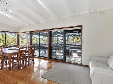 62 BINGLEY PARADE RIVERSEA HOUSE - ACT Tourism 1