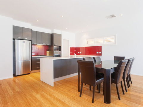 7a Judith Street - Stunning Duplex With Ducted Air Conditioning - ACT Tourism 2