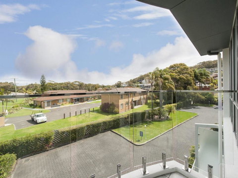 9 Cirrus @ Fingal Bay - ACT Tourism 3
