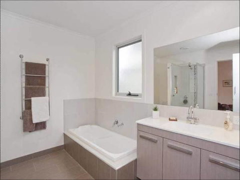 A Beautiful Beach House Torquay - ACT Tourism 3