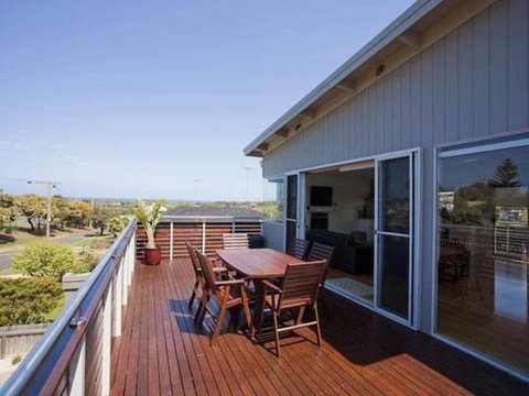 A Beautiful Beach House Torquay - ACT Tourism 0