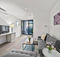 A Bright  Airy CBD Apt Next to Southern Cross - ACT Tourism