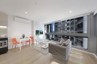 A Bright  Modern CBD Apt Next to Southern Cross