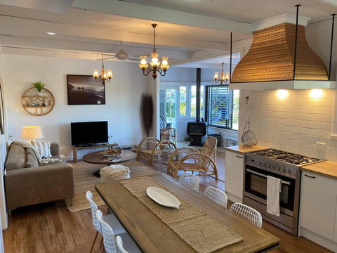 A Drop In The Ocean - Kingscliff - ACT Tourism 1