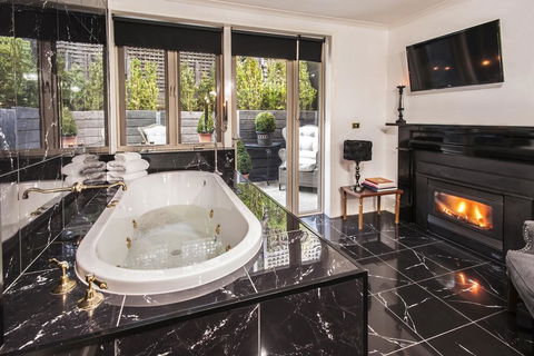 A Loft In The Mill Boutique Accommodation - ACT Tourism 1