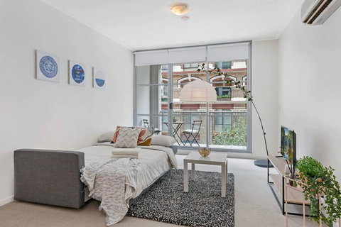 A Modern & Stylish Studio Near Darling Harbour - ACT Tourism 3