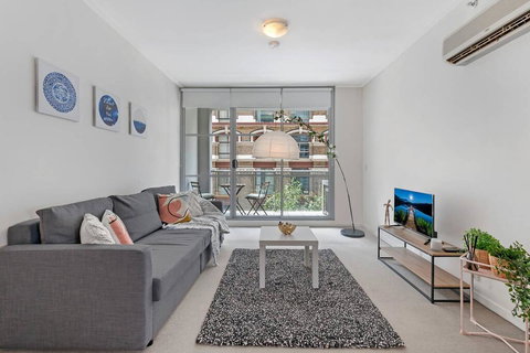A Modern & Stylish Studio Near Darling Harbour - ACT Tourism 2