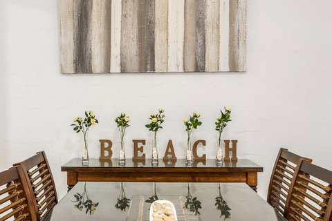 A PERFECT STAY - Byron's Mango Tree - ACT Tourism 0